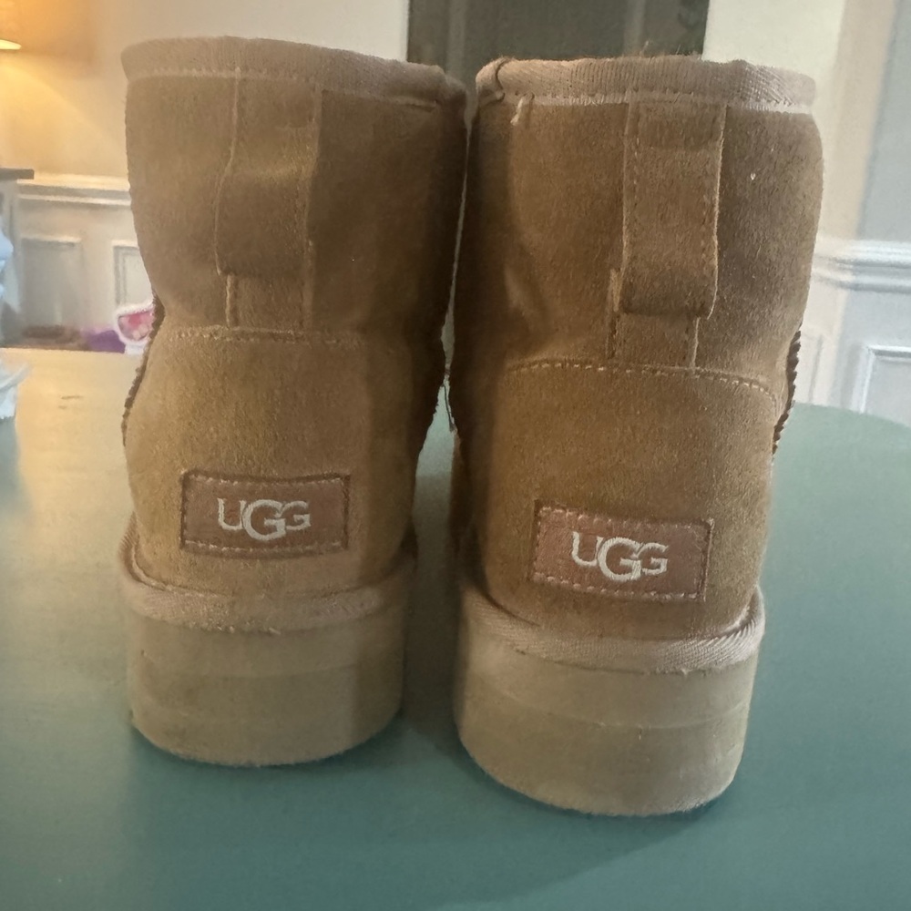 UGG Classic Short Boots - Chestnut